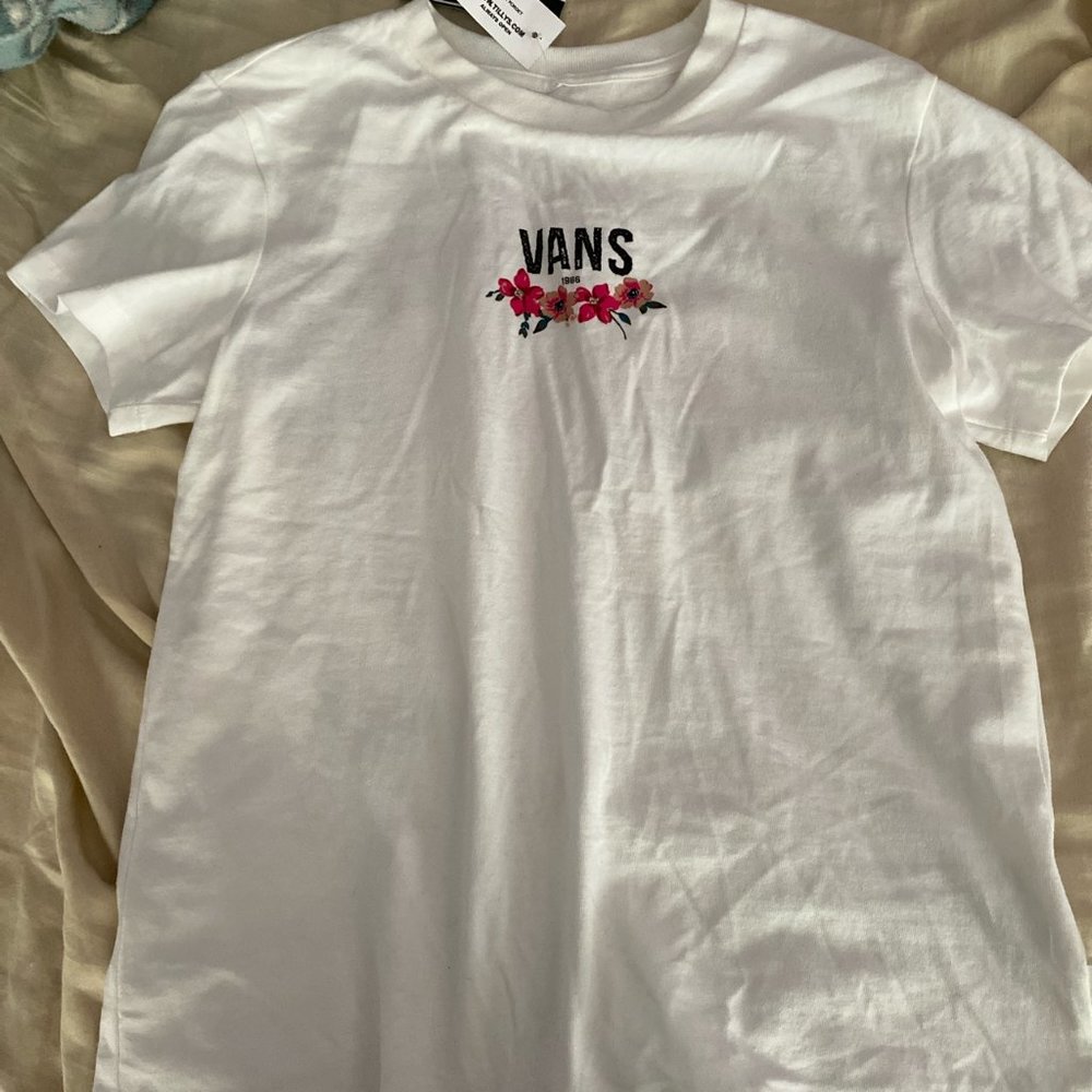 NWT white vans shirt